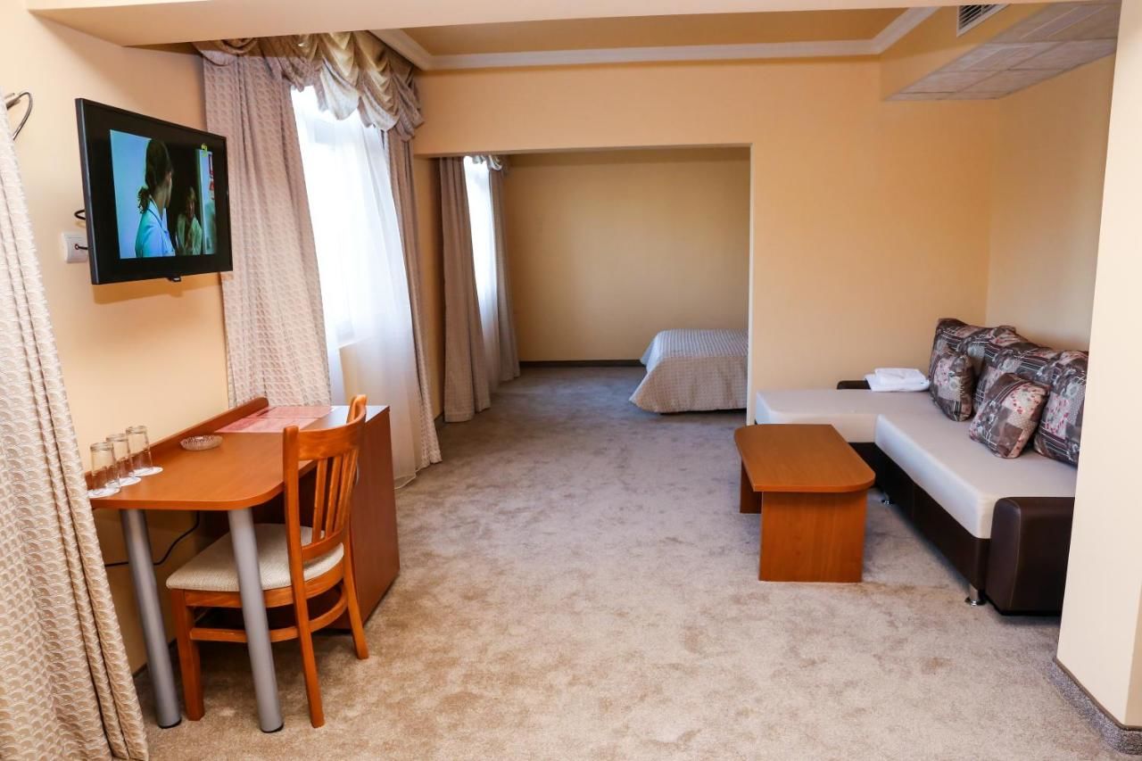 Отель Hotel Bulgaria Кырджали