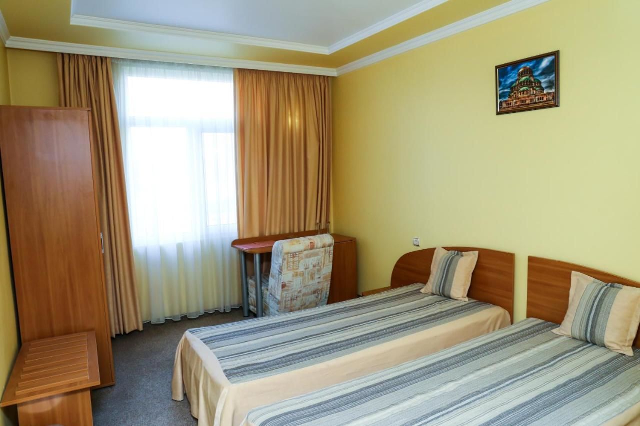 Отель Hotel Bulgaria Кырджали